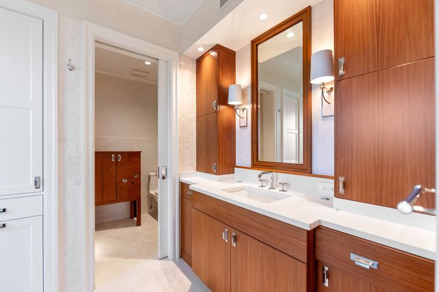 2600 N Lakeview Avenue 9B, Chicago, IL 60614