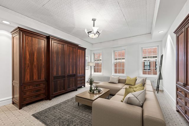 2600 N Lakeview Avenue 9B, Chicago, IL 60614