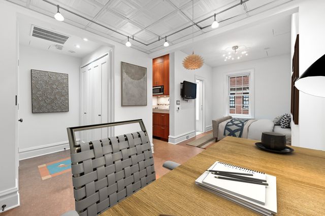 2600 N Lakeview Avenue 9B, Chicago, IL 60614