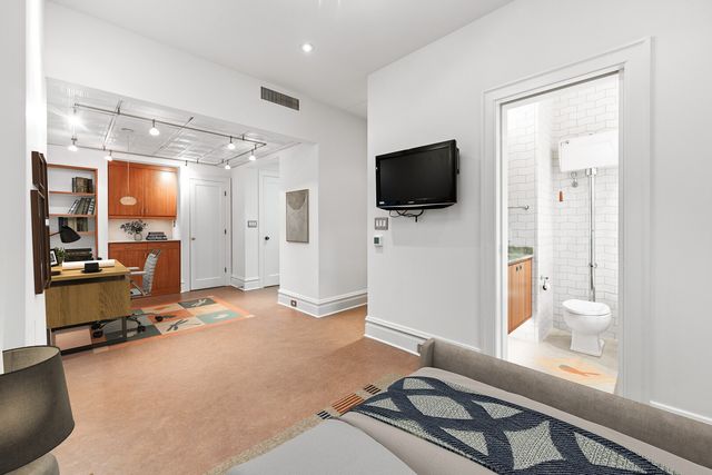 2600 N Lakeview Avenue 9B, Chicago, IL 60614