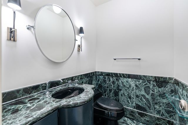 2600 N Lakeview Avenue 9B, Chicago, IL 60614