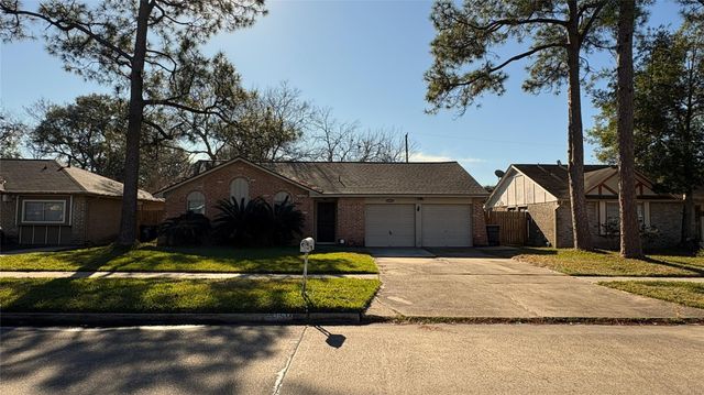 13631 Greenway Drive, Sugar Land, TX 77498