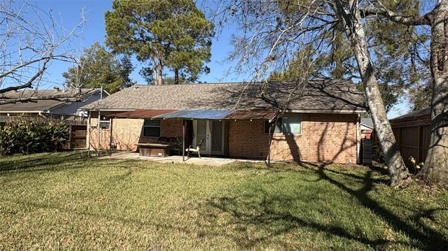 13631 Greenway Drive, Sugar Land, TX 77498