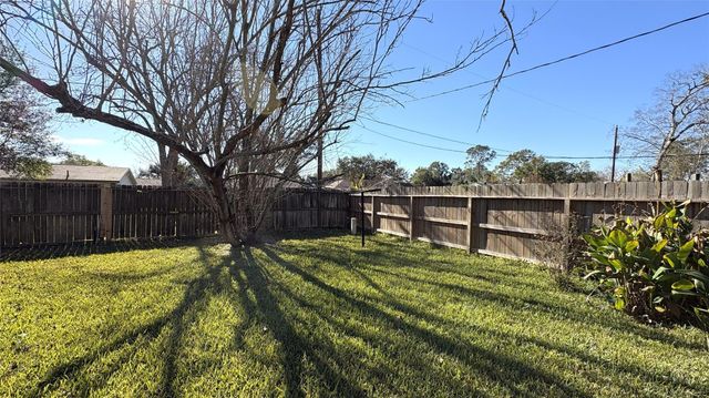 13631 Greenway Drive, Sugar Land, TX 77498