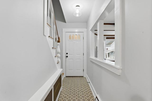 9 Rust St, Lynn, MA 01902