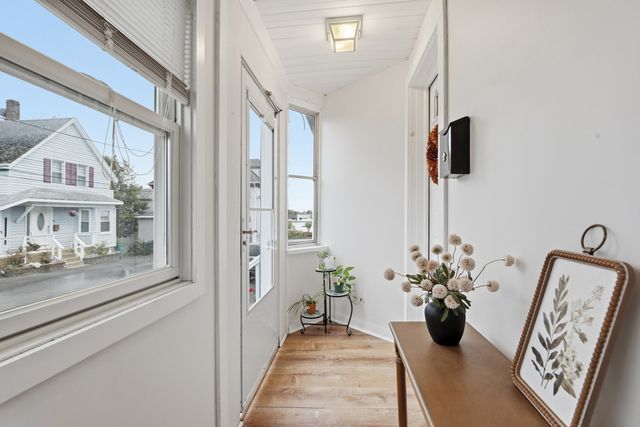 9 Rust St, Lynn, MA 01902