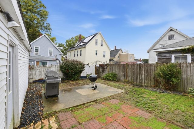 9 Rust St, Lynn, MA 01902