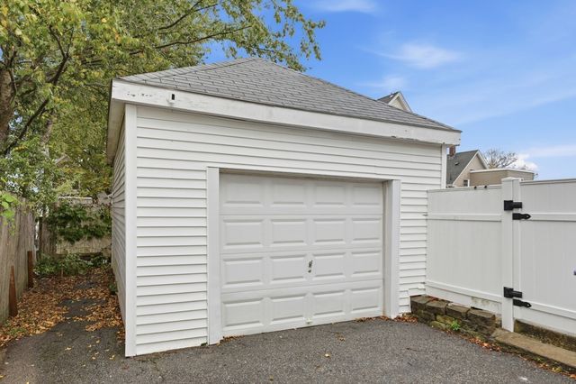 9 Rust St, Lynn, MA 01902