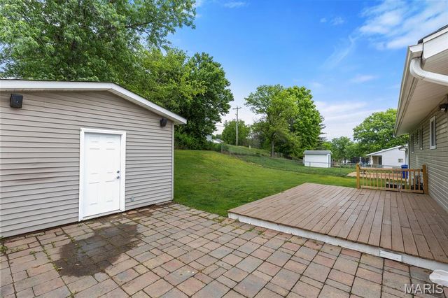 669 Green Hedge Drive, Fenton, MO 63026