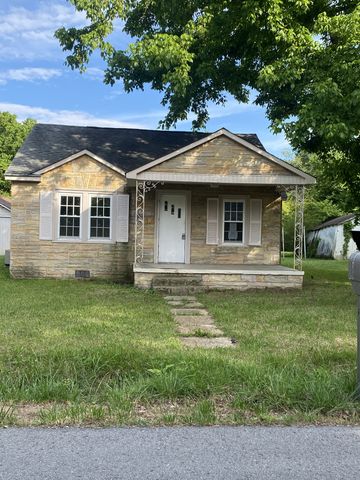 504 General St, E, Tullahoma, TN 37388