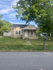 504 General St, E, Tullahoma, TN 37388