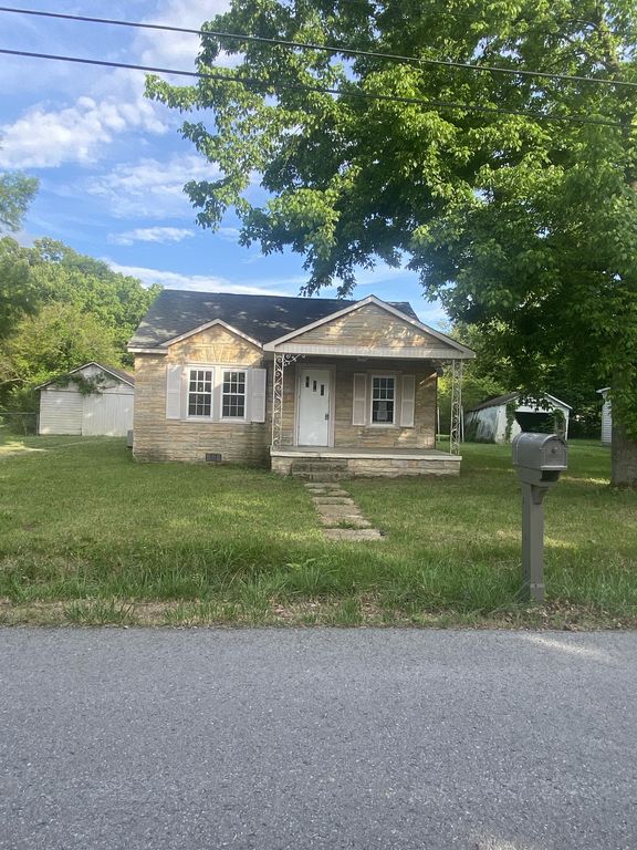 504 General St, E, Tullahoma, TN 37388