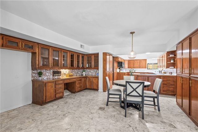 1010 Karnak Dr, Corpus Christi, TX 78412