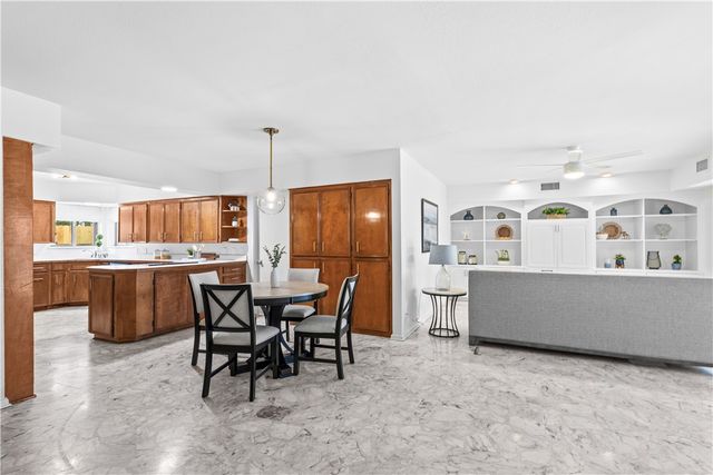 1010 Karnak Dr, Corpus Christi, TX 78412
