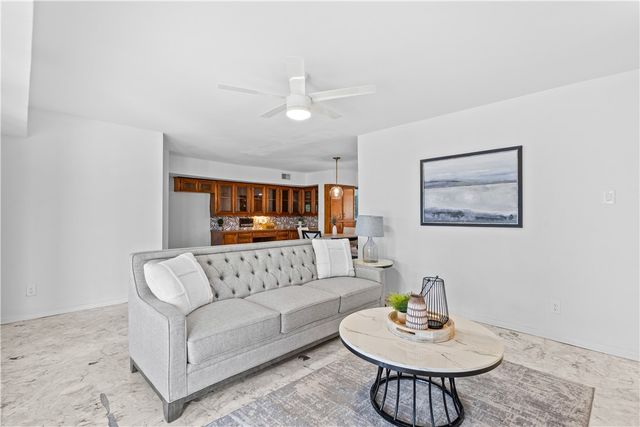 1010 Karnak Dr, Corpus Christi, TX 78412