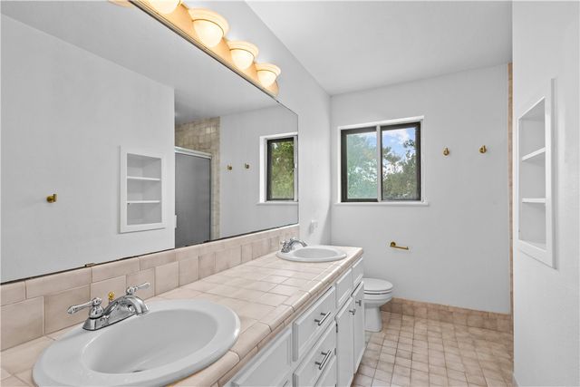 1010 Karnak Dr, Corpus Christi, TX 78412
