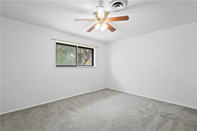 1010 Karnak Dr, Corpus Christi, TX 78412