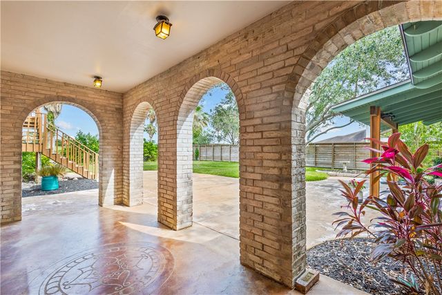 1010 Karnak Dr, Corpus Christi, TX 78412