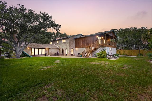 1010 Karnak Dr, Corpus Christi, TX 78412