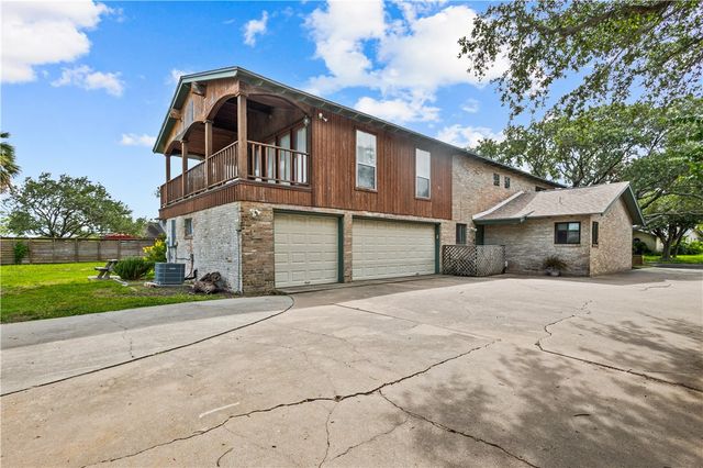 1010 Karnak Dr, Corpus Christi, TX 78412