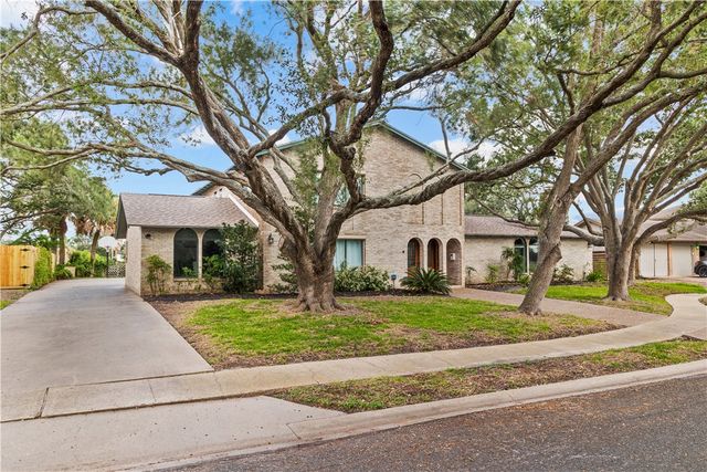 1010 Karnak Dr, Corpus Christi, TX 78412