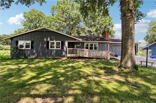 204 NW Obrien Road, Lee's Summit, MO 64063