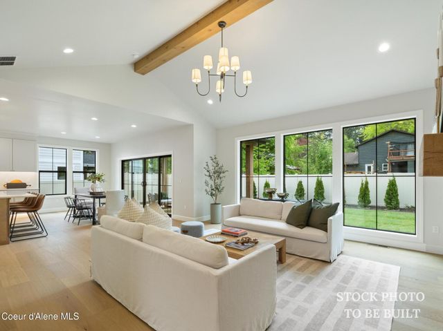 1008 E STEEPLE CHASE RD, Hayden, ID 83835