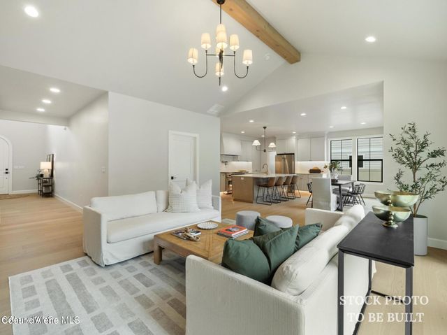1008 E STEEPLE CHASE RD, Hayden, ID 83835