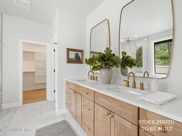 1008 E STEEPLE CHASE RD, Hayden, ID 83835