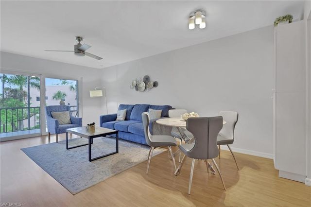 170 Turtle Lake CT 309, Naples, FL 34105