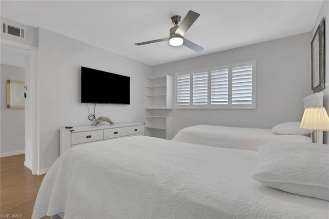170 Turtle Lake CT 309, Naples, FL 34105