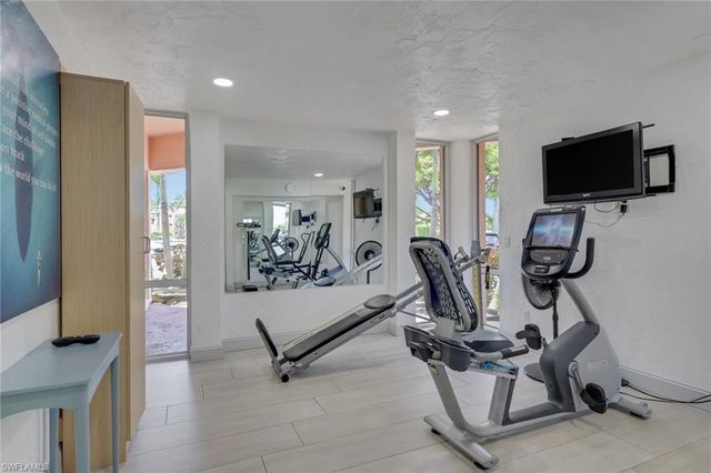 170 Turtle Lake CT 309, Naples, FL 34105