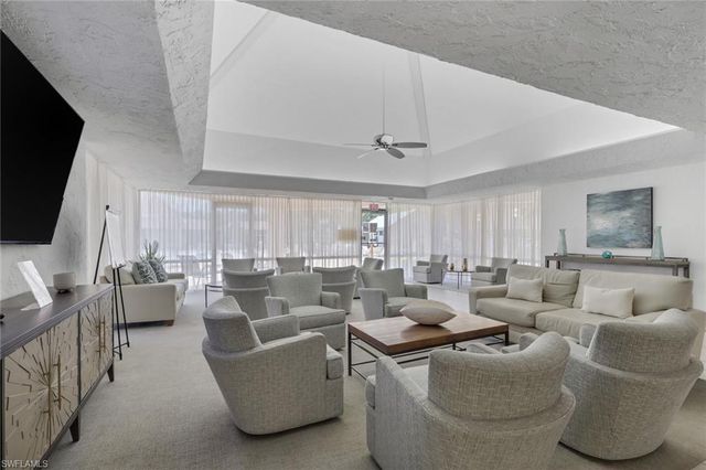 170 Turtle Lake CT 309, Naples, FL 34105