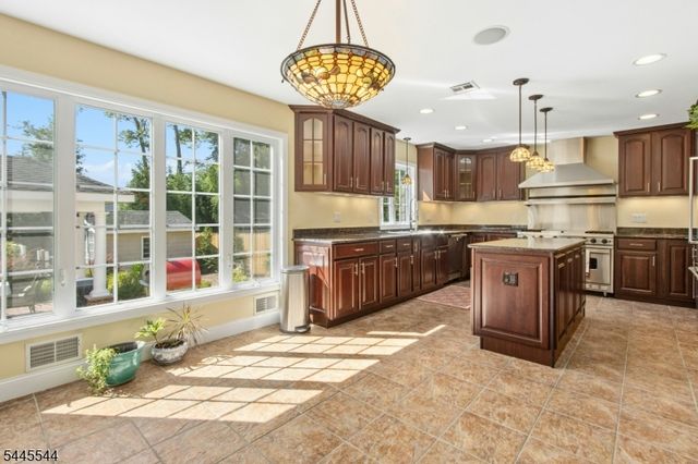 1003 Charles St, Mountainside Boro, NJ 07092