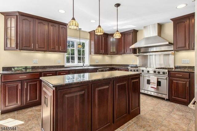 1003 Charles St, Mountainside Boro, NJ 07092
