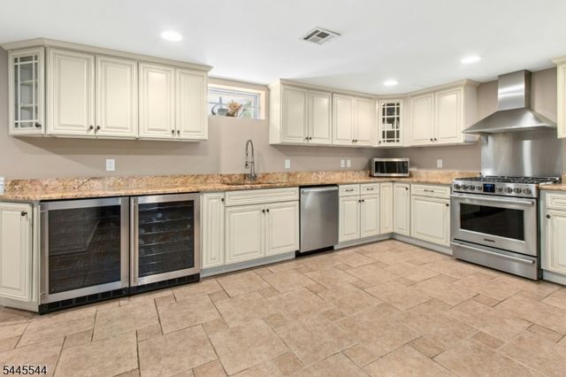 1003 Charles St, Mountainside Boro, NJ 07092