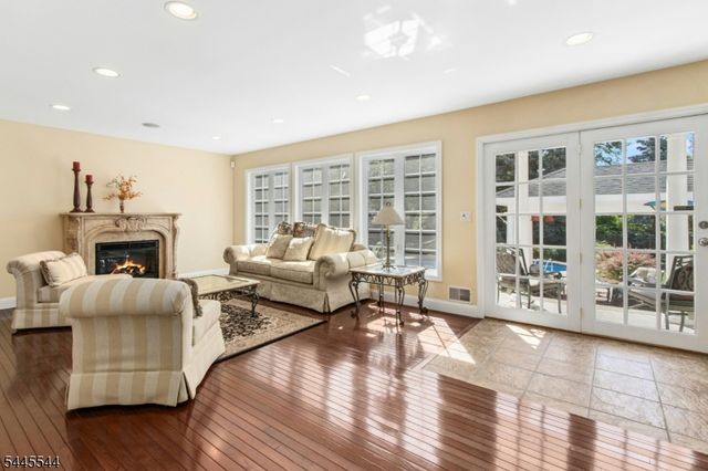 1003 Charles St, Mountainside Boro, NJ 07092