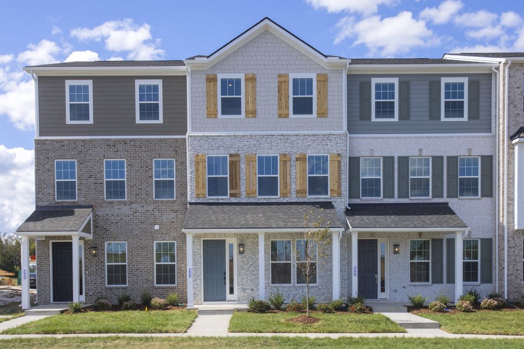 154 Barton Village Boulevard, Lebanon, TN 37090