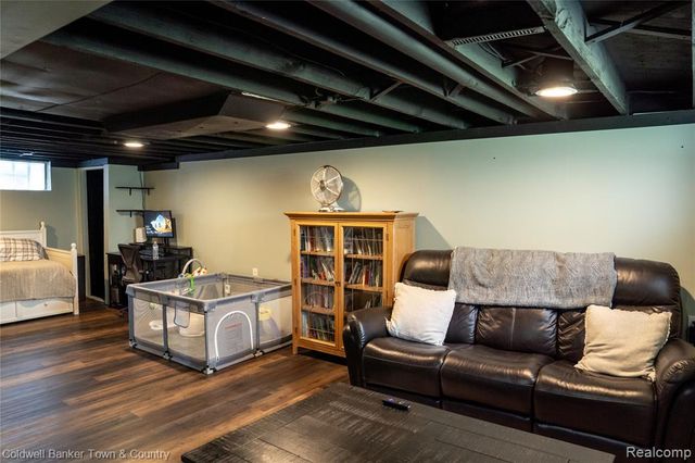 4070 Lanette Drive, Waterford, MI 48328