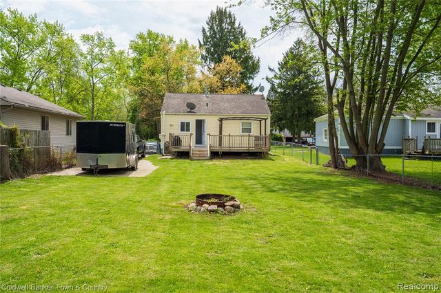 4070 Lanette Drive, Waterford, MI 48328