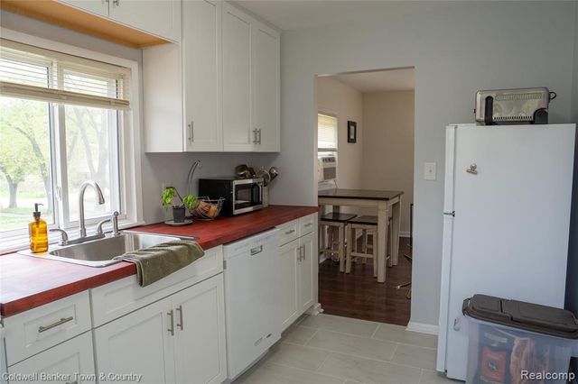 4070 Lanette Drive, Waterford, MI 48328