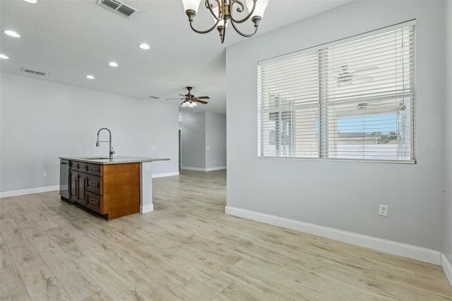 4362 SUN CENTER ROAD, Mulberry, FL 33860