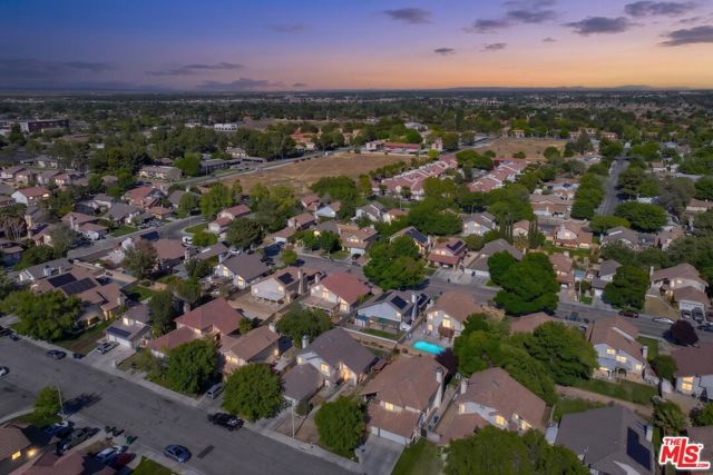 43258 33rd Street, Lancaster, CA 93536