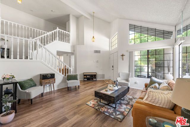 43258 33rd Street, Lancaster, CA 93536