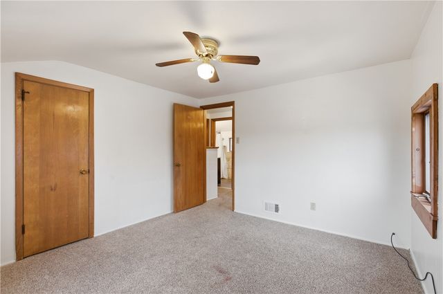 618 Arbor Ln, Pleasant Hills, PA 15236