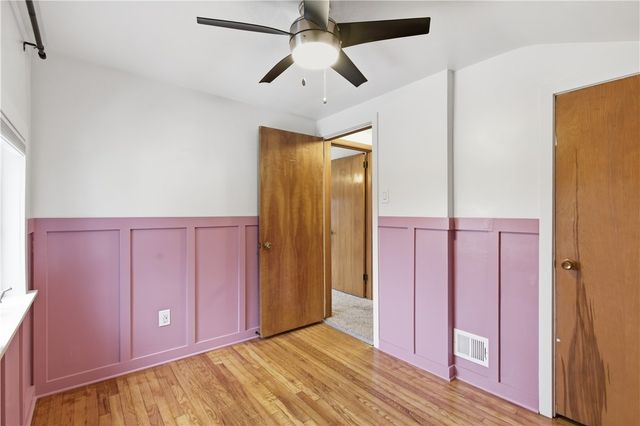 618 Arbor Ln, Pleasant Hills, PA 15236