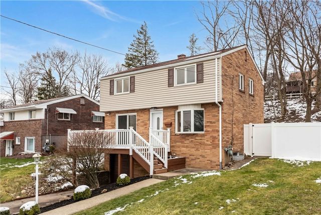 618 Arbor Ln, Pleasant Hills, PA 15236
