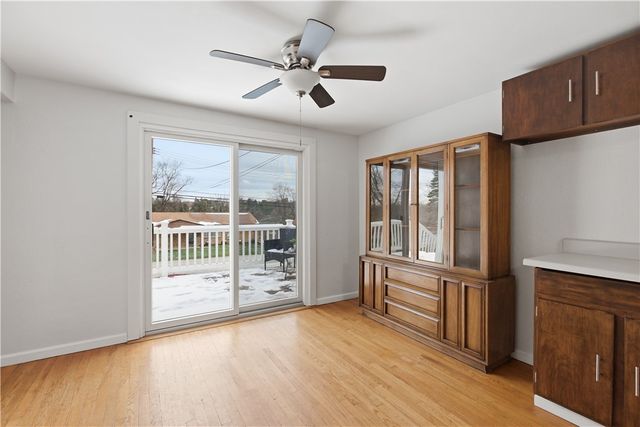 618 Arbor Ln, Pleasant Hills, PA 15236