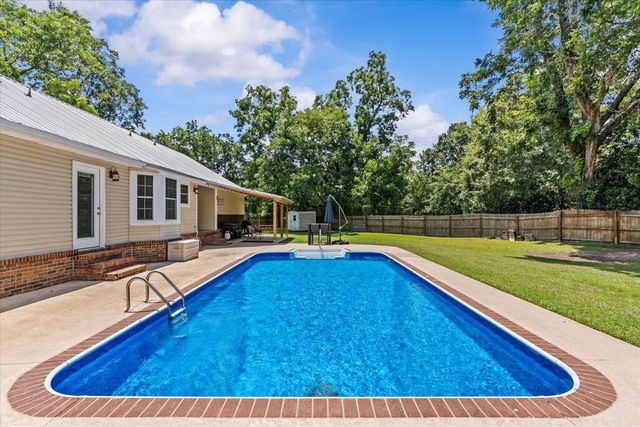 1416 W Cook Road, Dothan, AL 36301