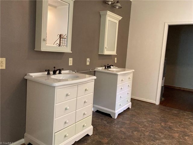 284 Hendren Road, Moravian Falls, NC 28654